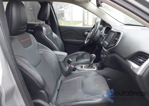 2015 Jeep Cherokee Trailhawk from USA, damaged, VIN 1C4PJMBS5FW779855